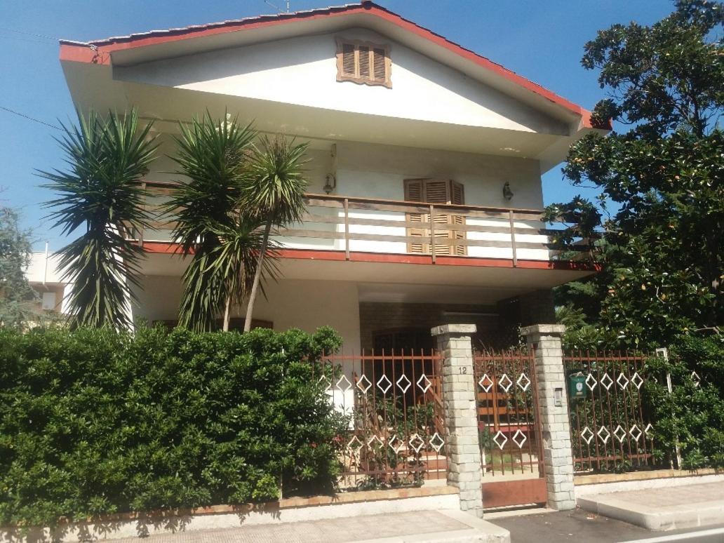Residenza Nisio Villa Bari Buitenkant foto
