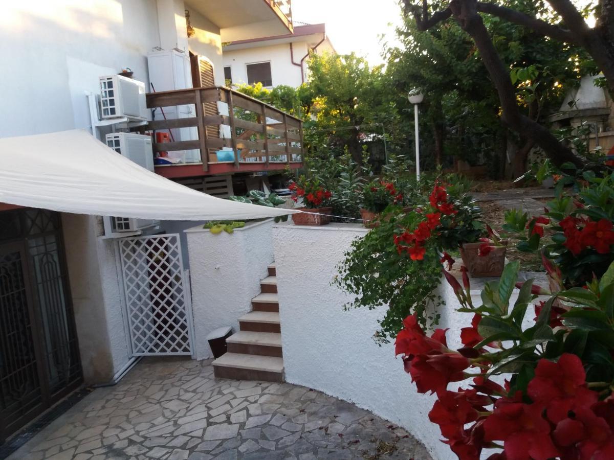 Residenza Nisio Villa Bari Buitenkant foto